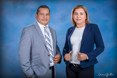 Abogados y Notarios de El Salvador en Houston Tx. Lic Antonio y Kenia Marquez